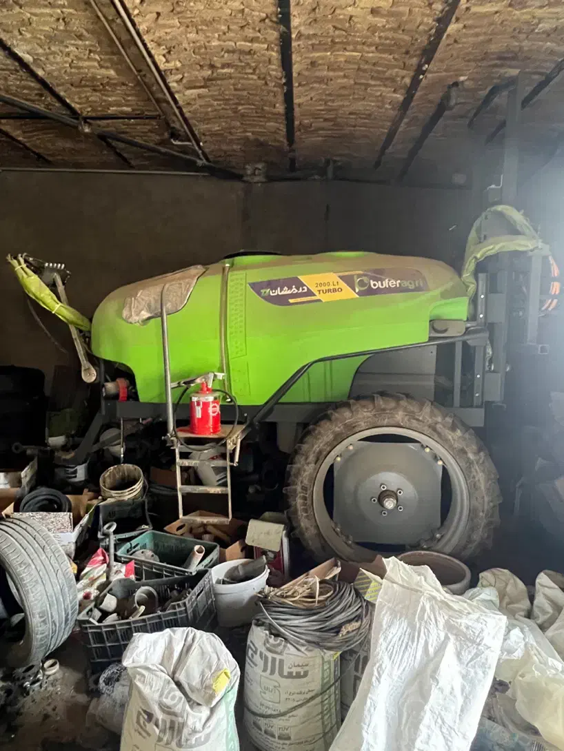 سمپاش بوم دار تمام هیدرولیک ۲۰۰۰ لیتری درخشان|ماشین‌آلات صنعتی|اصفهان, عباس‌آباد|دیوار