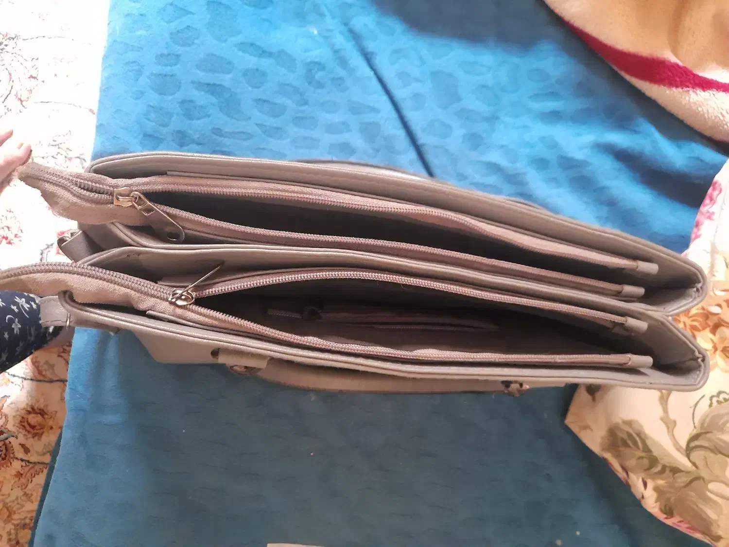 کیف چرم صنعتی+ کیف کرم معمولی|کیف، کفش، کمربند|فردیس, شهرک ناز|دیوار