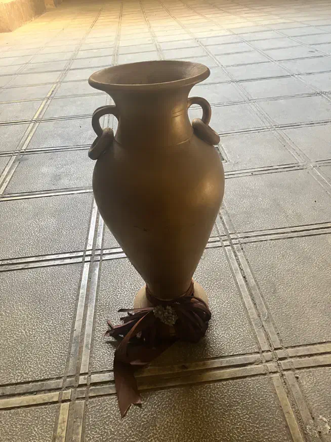 گلدان سفالی ( به همراه پایه )|صنایع دستی و سایر لوازم تزئینی|هشتگرد, فاز ۳ مهستان|دیوار