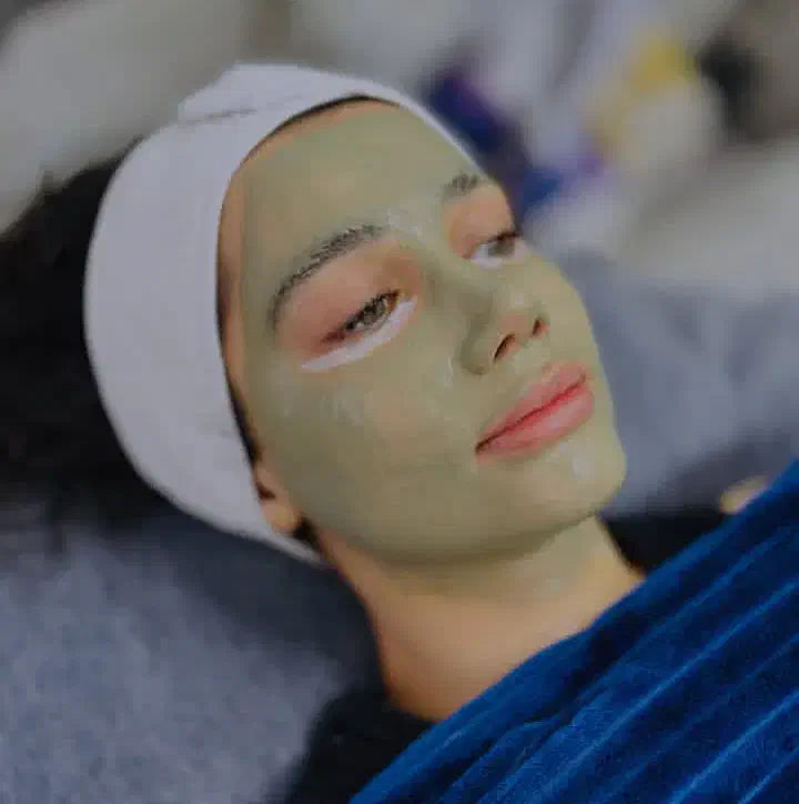 فشیال رایگان پاکسازی رایگان|خدمات آرایشگری و زیبایی|رشت, معلم|دیوار