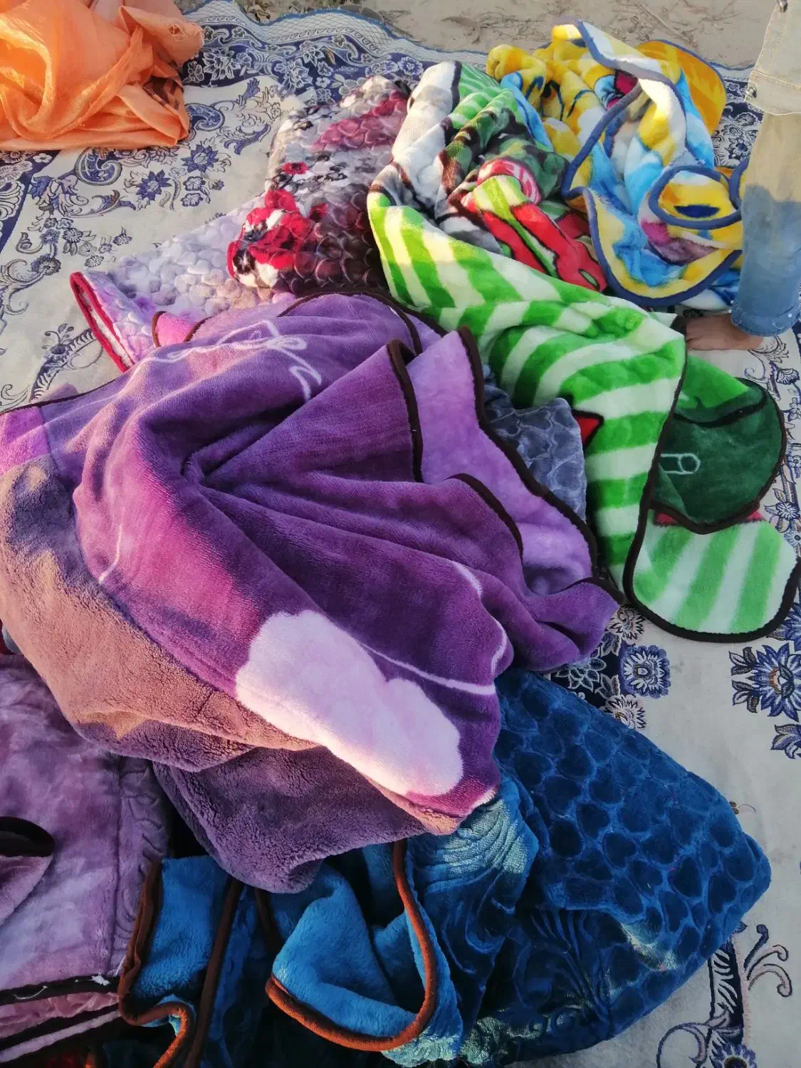 پتو گل برجسته 2تکه ساده وطرح دار ونوزادی|رختخواب، بالش، پتو|سمنان, |دیوار