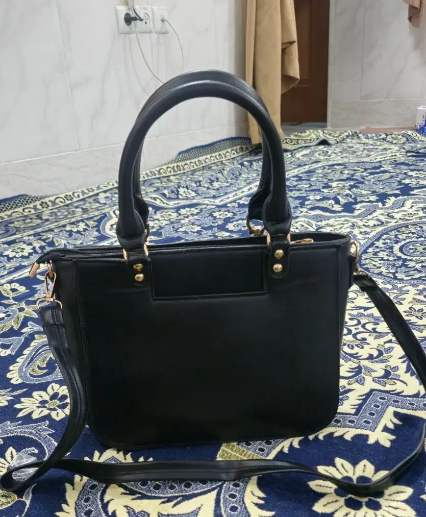 کیف ساده و شیک|کیف، کفش، کمربند|قم, چهار مردان|دیوار