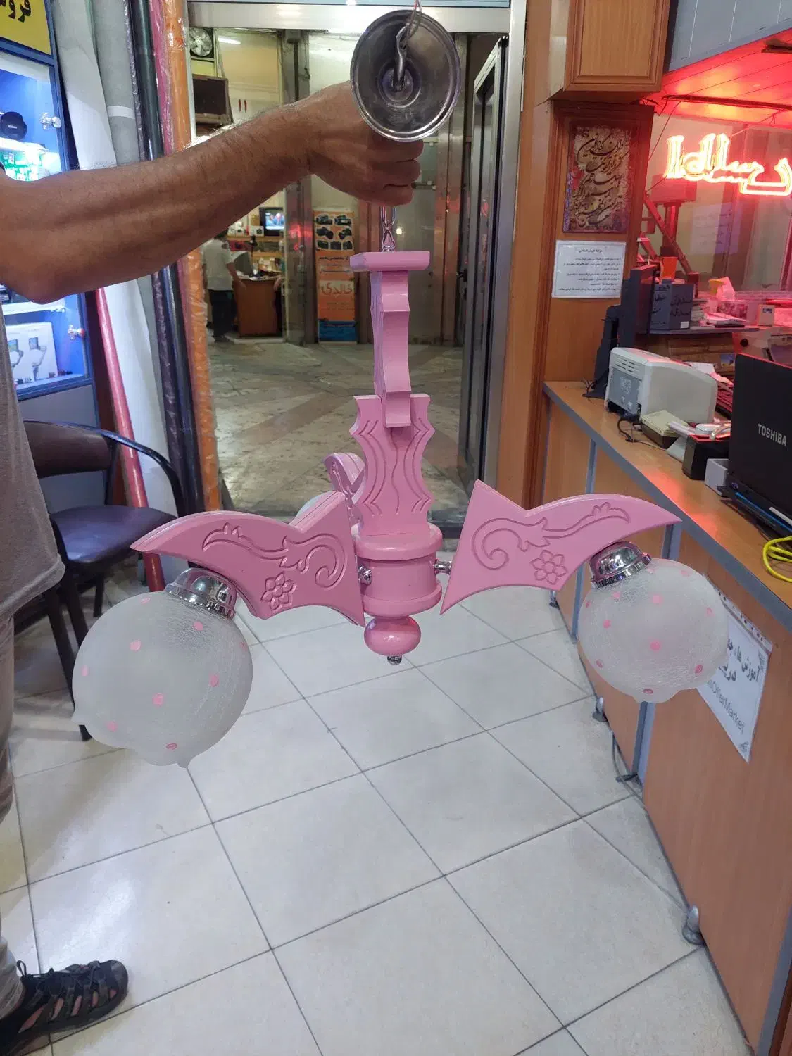 لوستر دخترانه در حد نو|لوستر و چراغ آویز|تبریز, |دیوار