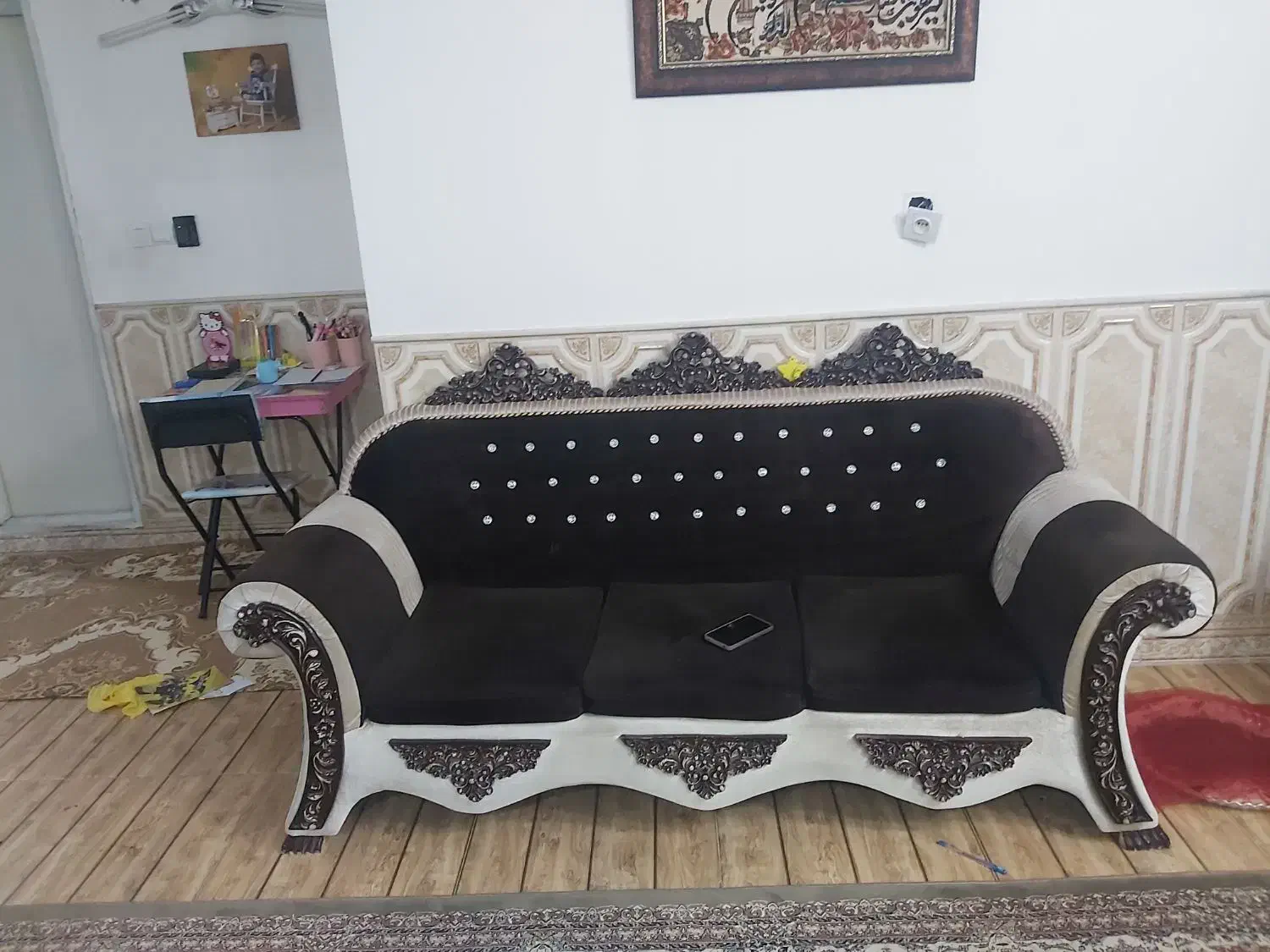 سرویس مبل هفت نفره با میز عسلی قیمت ۷۵۰۰|مبلمان خانگی و میز عسلی|ساوه, |دیوار