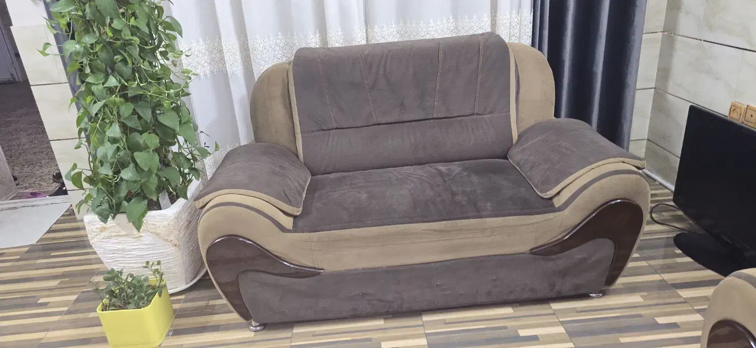 مبل ۱۰ نفره درحد نو|مبلمان خانگی و میز عسلی|شیراز, مسلم|دیوار