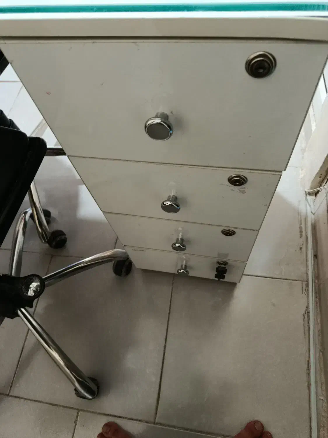 میز ناخنکاری|آرایشگاه و سالن‌های زیبایی|پرند, فاز ۶|دیوار