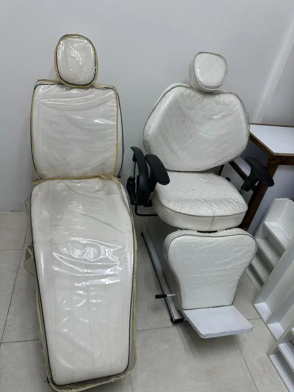 صندلی اصلاح ۲ عدد|آرایشگاه و سالنهای زیبایی|رشت, منظریه|دیوار