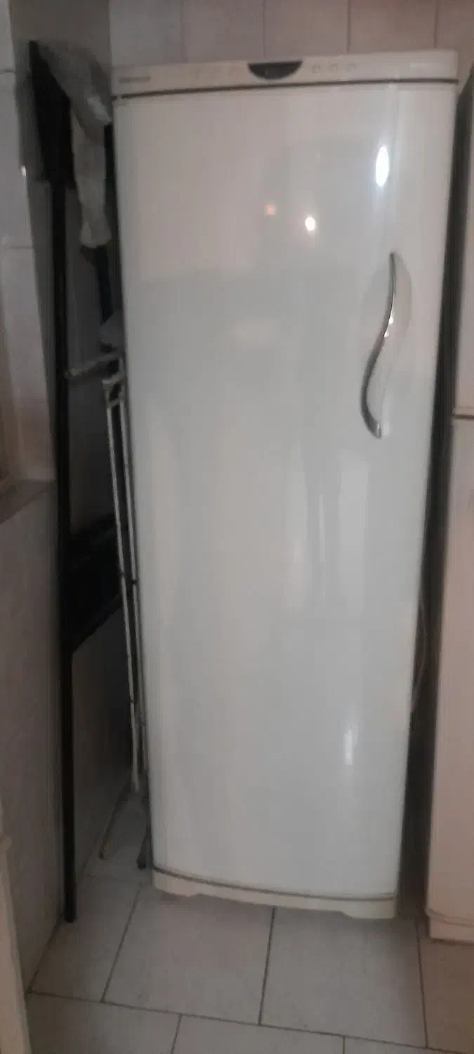 فروش فریزر ۷ کشو امرسان احتیاج به تعمیر دارد|یخچال و فریزر|تهران, توحید|دیوار