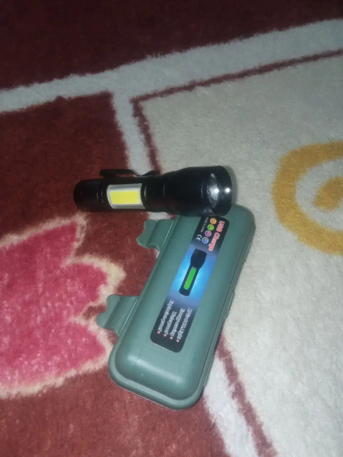 یک عداد چراغ دستی خیلی پرنو وسالم نونو|لامپ و چراغ|قم, ولیعصر|دیوار