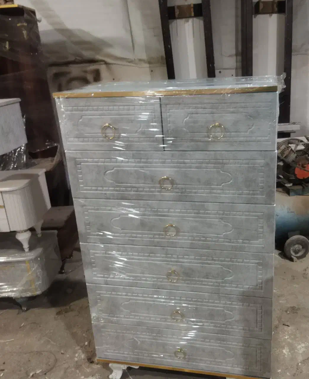 دراور هفت کشو‌|جاکفشی، کمد، دراور|قم, قلعه صدری|دیوار