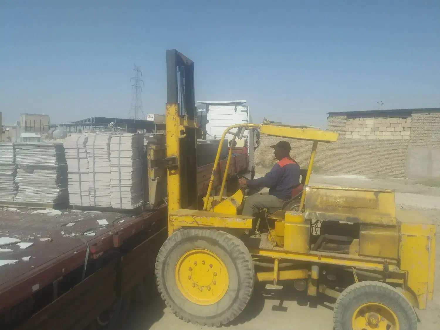 سرامیک خاک سفید 60*60قیمت فقط متری 90هزار|مصالح و تجهیزات ساختمان|نیشابور, مازول|دیوار