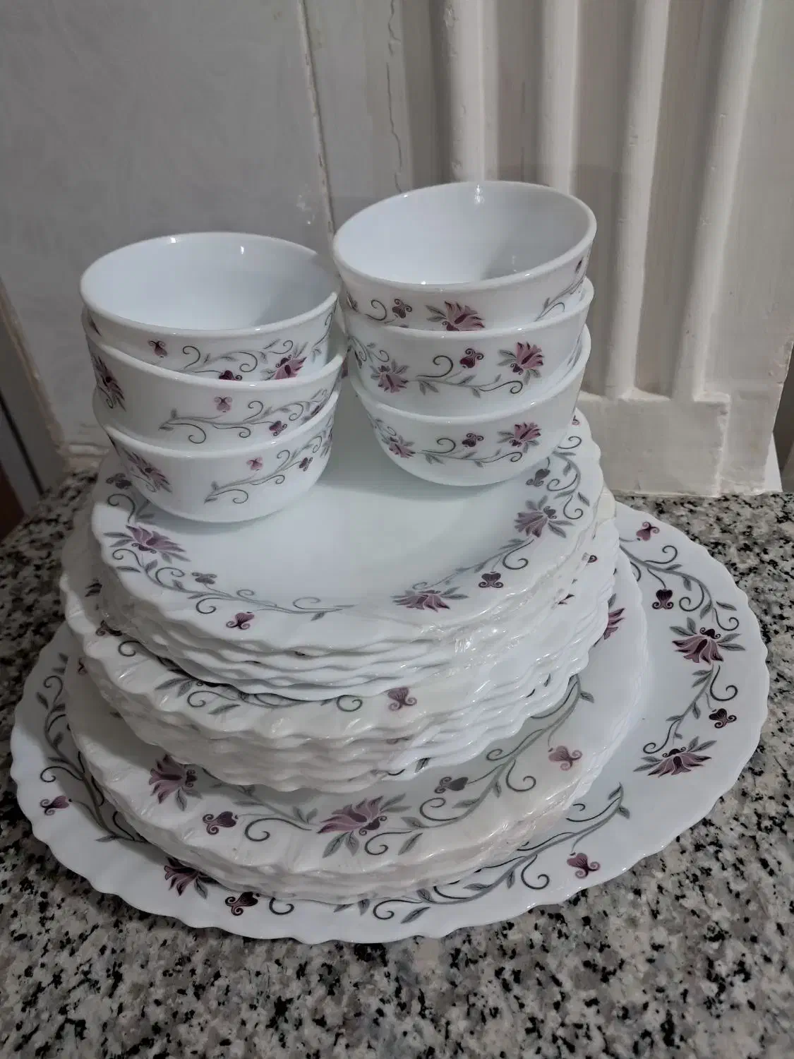 سرویس ارکوپال صورتی نو|ظروف سرو و پذیرایی|ملایر, |دیوار