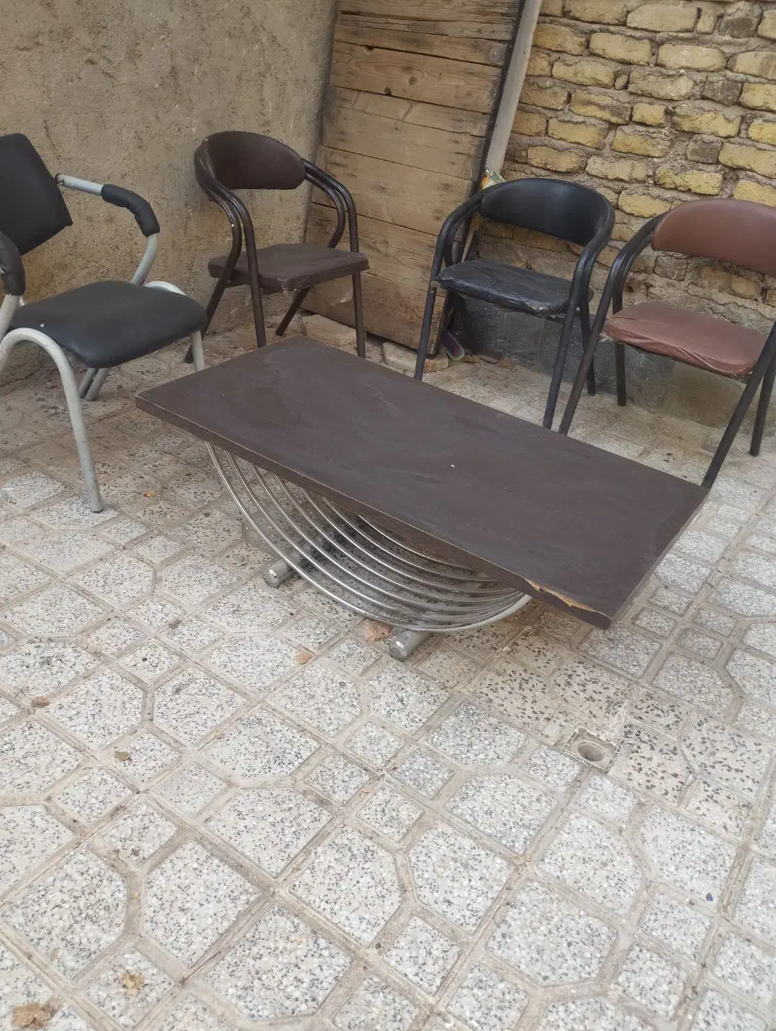 میز وسط اداری سالم بدون شکستگی جنس استیل|مبلمان اداری|اقبالیه, |دیوار