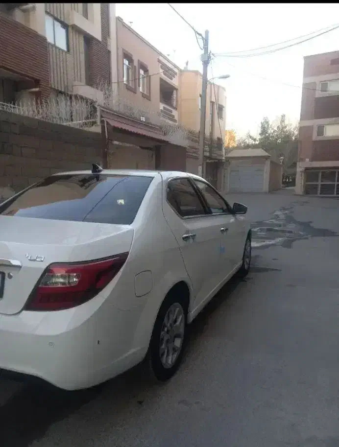 دنا پلاس|خودرو سواری و وانت|اراک, |دیوار