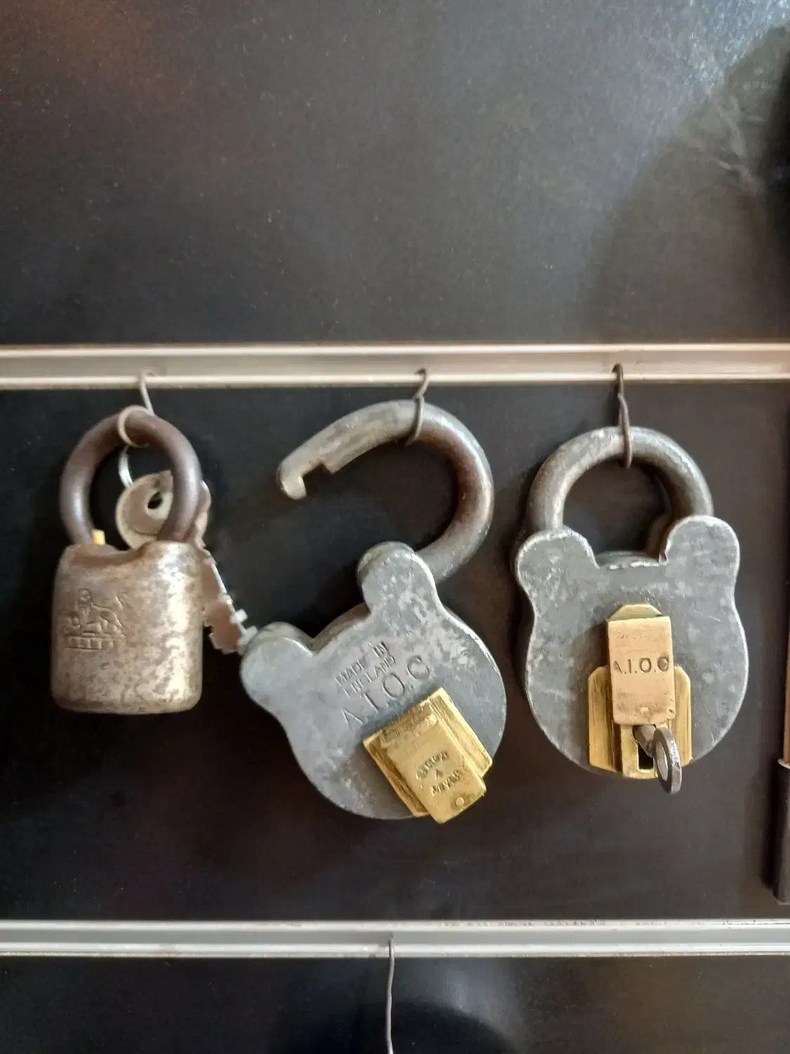 کلیدسازی شهر|خدمات پیشه و مهارت|شاهینشهر, نظامی|دیوار