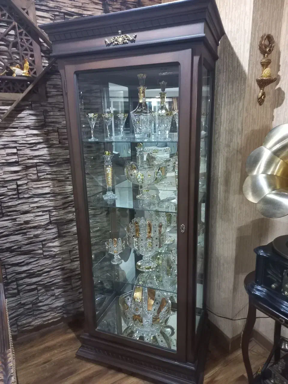 ویترین تمام چوب|بوفه، ویترین، کنسول|اصفهان, برازنده|دیوار