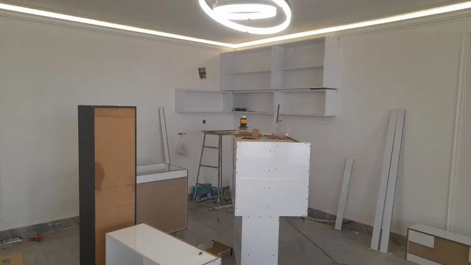 ساخت و نصب انواع کابینت و دکوراسیون فروشگاه ای|خدمات پیشه و مهارت|اراک, |دیوار