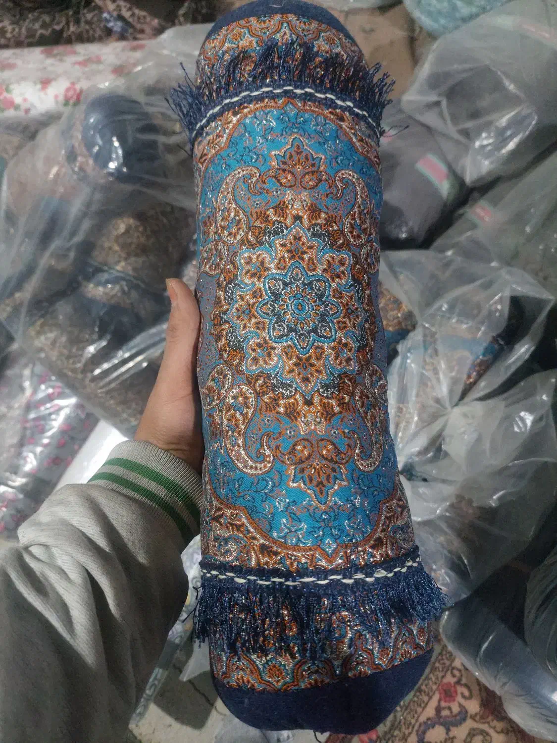 پشتی گردسنتی مسافرتی|پشتی|اصفهان, کارلادان|دیوار