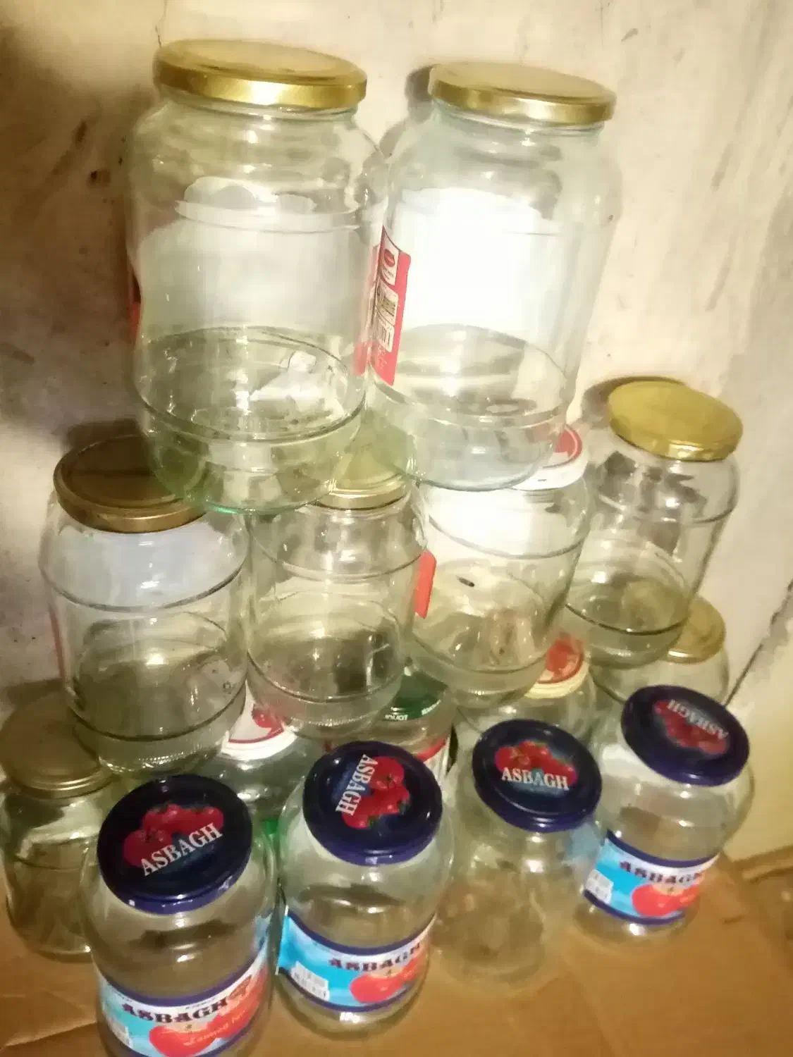 شیشه های خالی رب کاملا سالم وتمیز|ظروف نگهدارنده، پلاستیکی، یکبارمصرف|تبریز, |دیوار