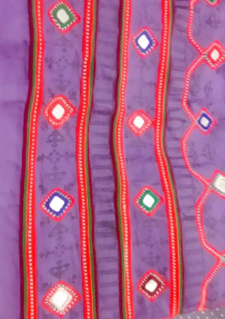 دوخت ایینه|آینه|زاهدان, |دیوار