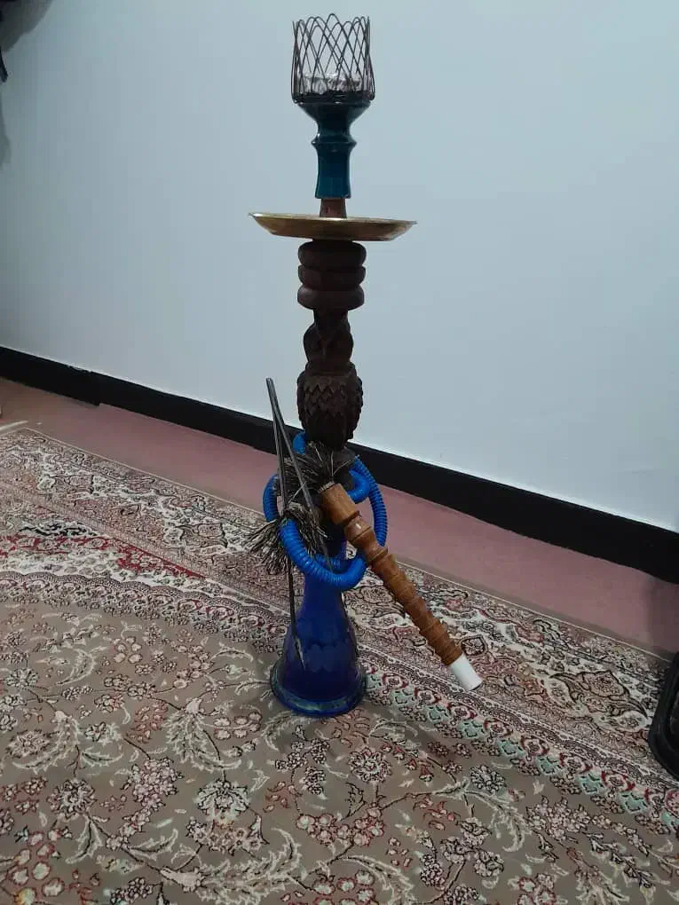 قلیون برنجی و چوبی(گردو)|کلکسیون اشیاء عتیقه|اندیشه, اندیشه فاز ۱|دیوار