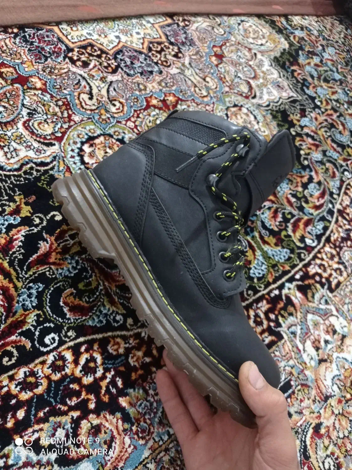 یک عدد نیم بوتون اصل ترکیه|کیف، کفش، کمربند|تبریز, |دیوار