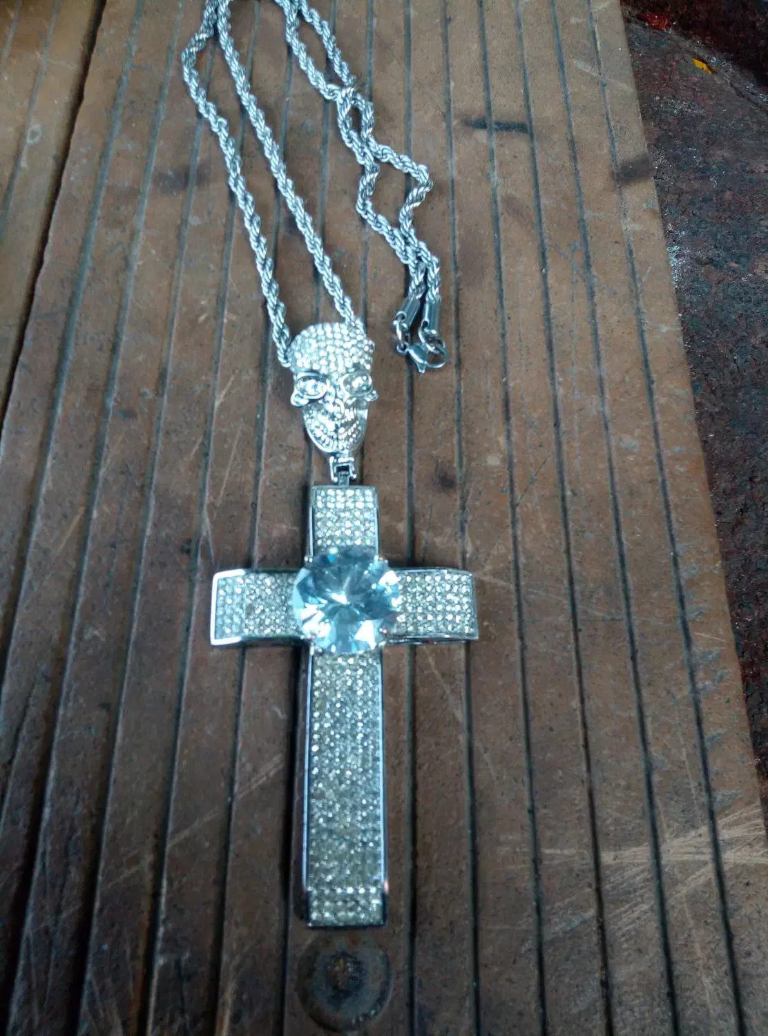 گردنبند صلیب فول نگین|جواهرات|رشت, بازار|دیوار