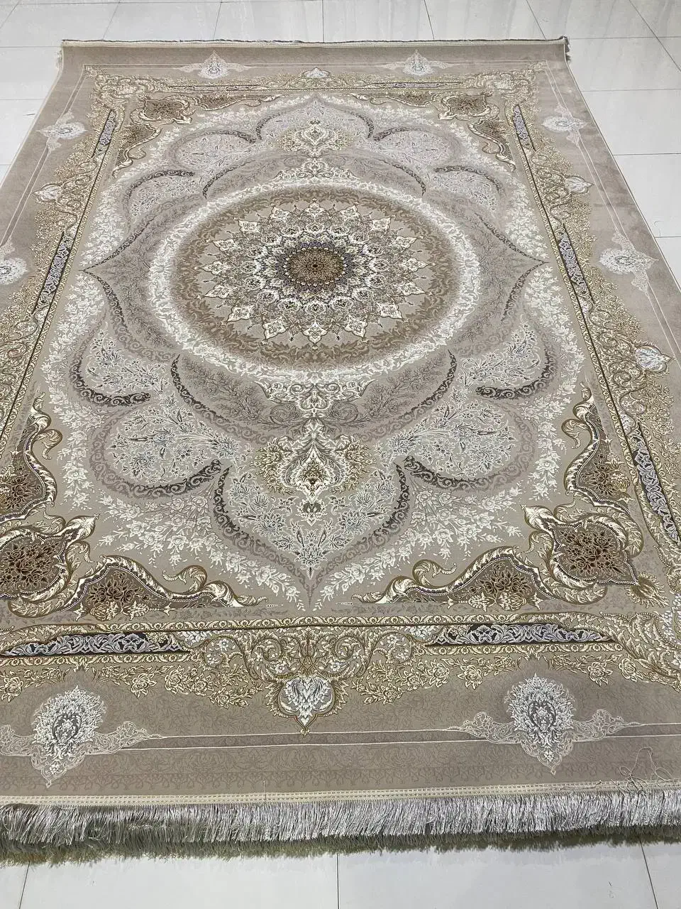 فرش ۹ متری۱۲۰۰شانه / برند معتبر/قیمت حراجی نخ اصل|فرش|همدان, |دیوار