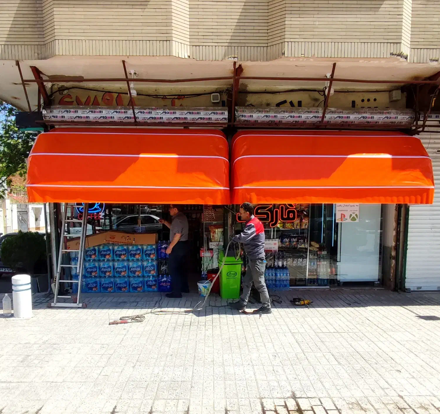 سایبان کالسکه‌ای سایه بان مغازه با قیمت مناسب|فروشگاه و مغازه|مشهد, سعد آباد|دیوار