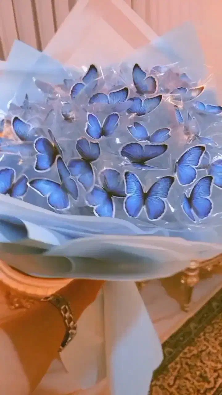 هدیهای از جنس عشق و ظرافت، بوکت پروانه|گل مصنوعی|اراک, |دیوار