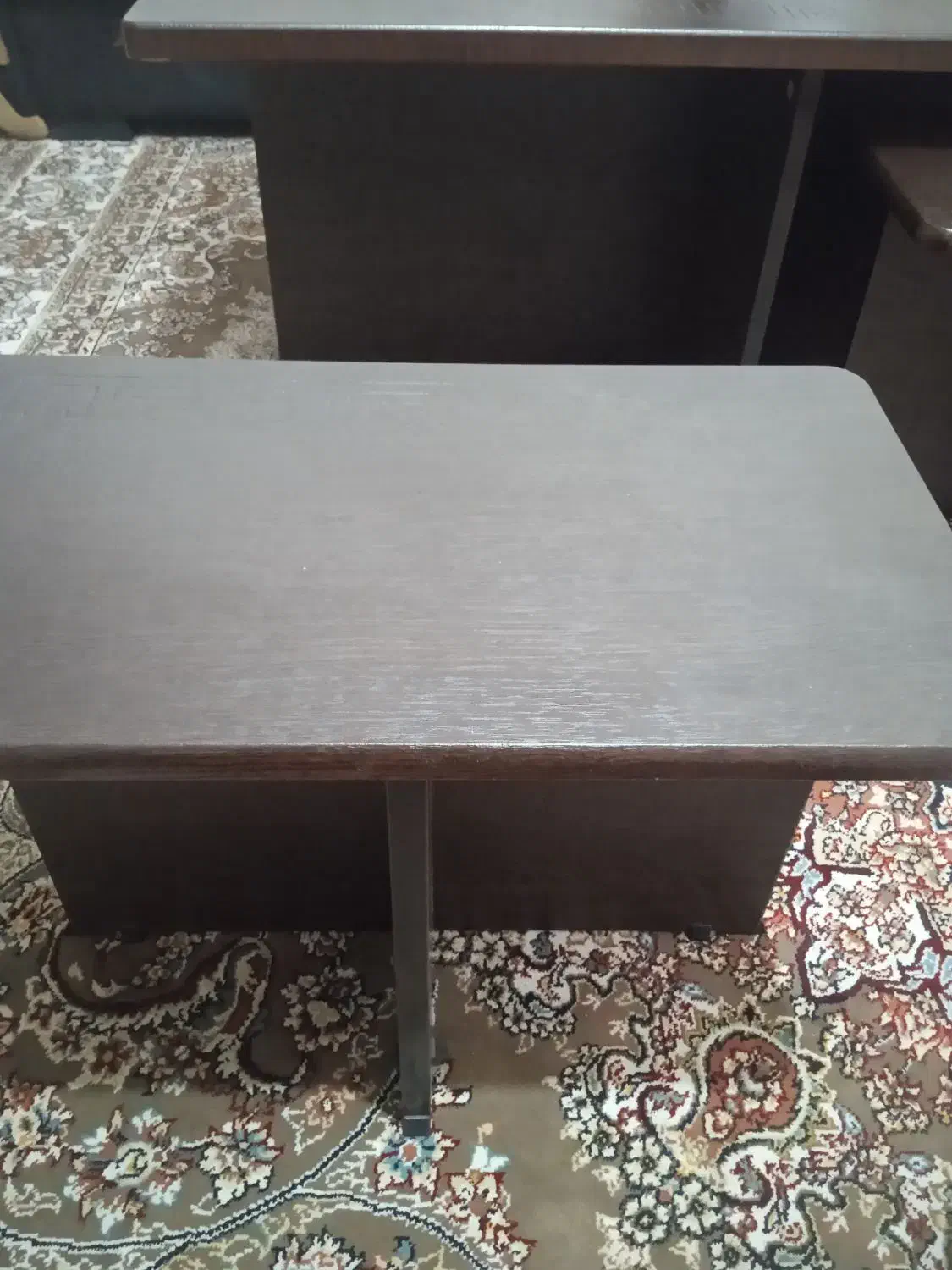 جلو مبلی یک میز بزرگ وچهار تا گوچک|مبلمان خانگی و میز عسلی|رشت, رودباری|دیوار