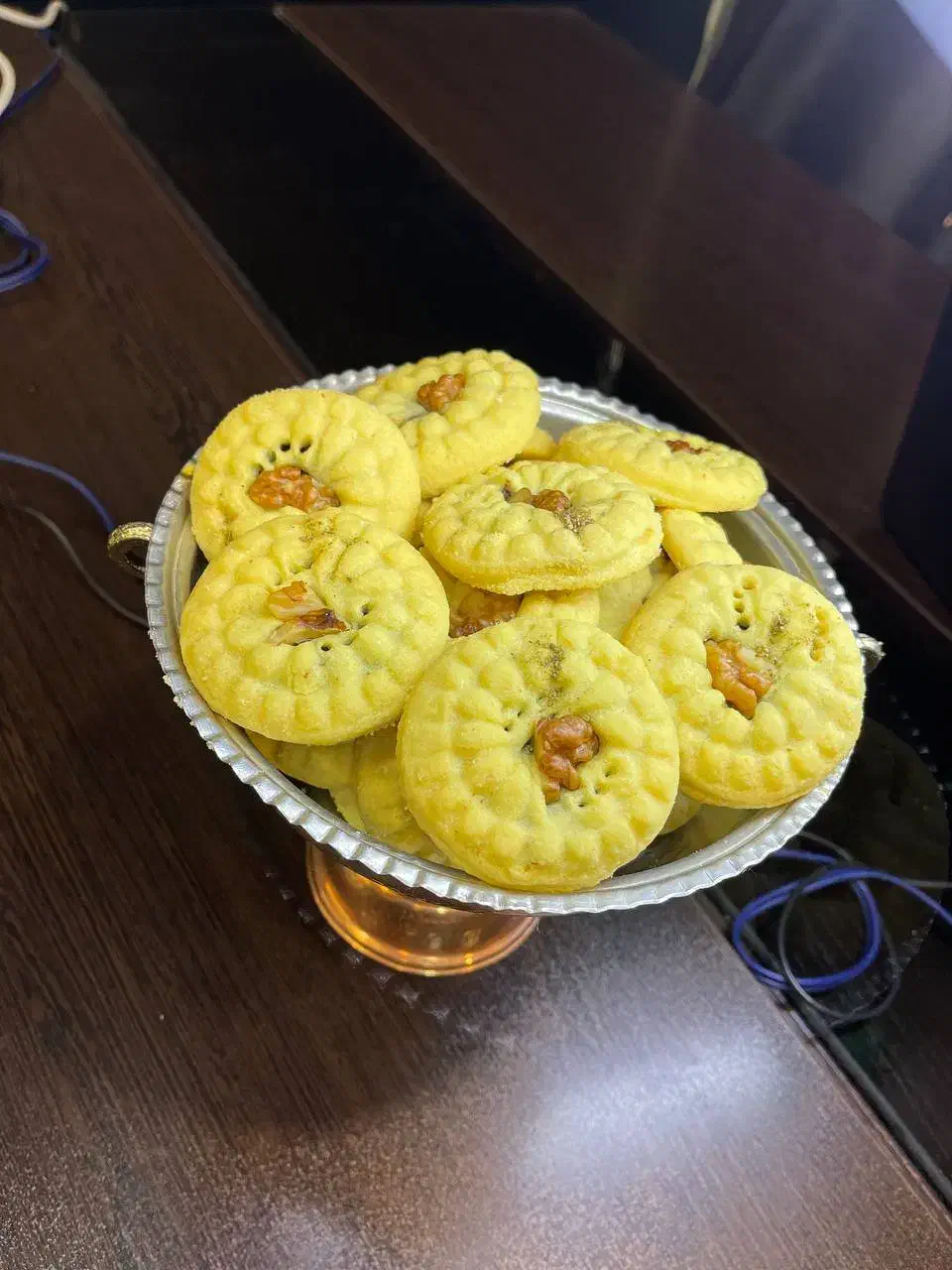 نیازمند فروشنده خانم|استخدام خدمات فروشگاه و رستوران|کرمان, |دیوار