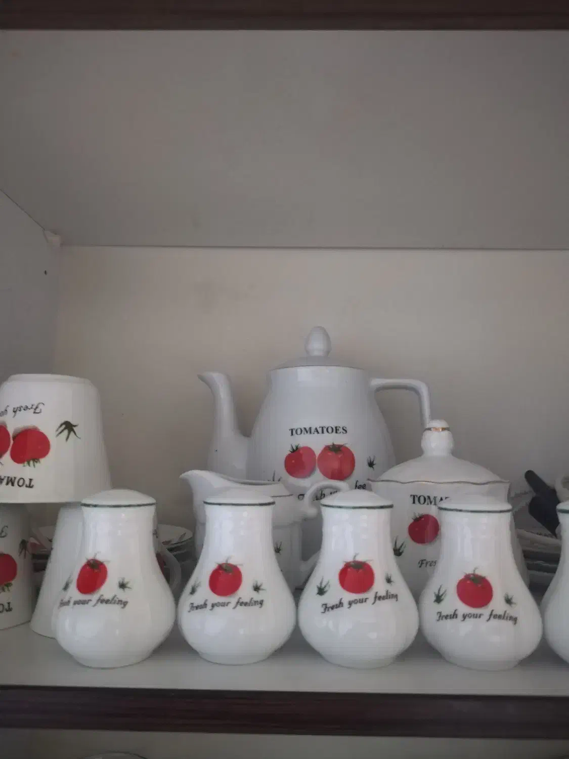 تعدادی ظروف نو و سالم|ظروف سرو و پذیرایی|یاسوج, |دیوار