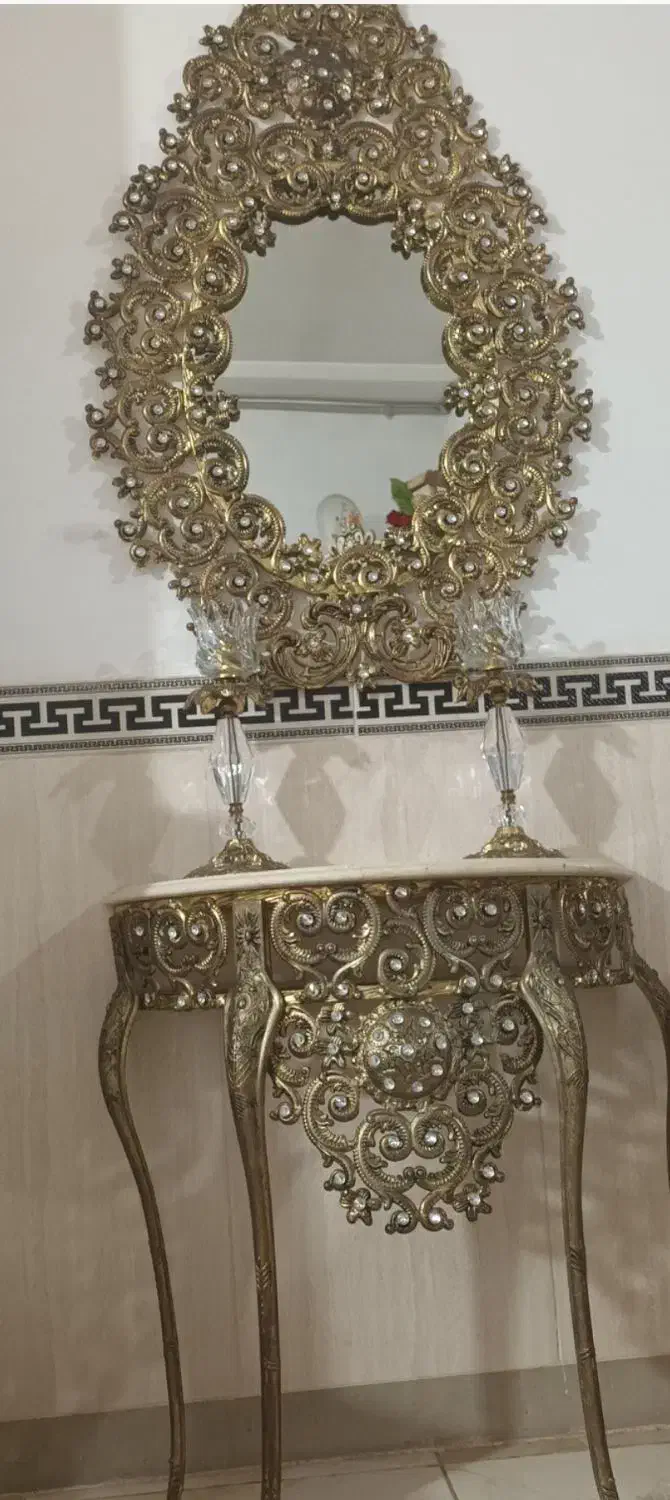 آینه وشمعدان|آینه|رباط‌کریم, رباط‌کریم|دیوار