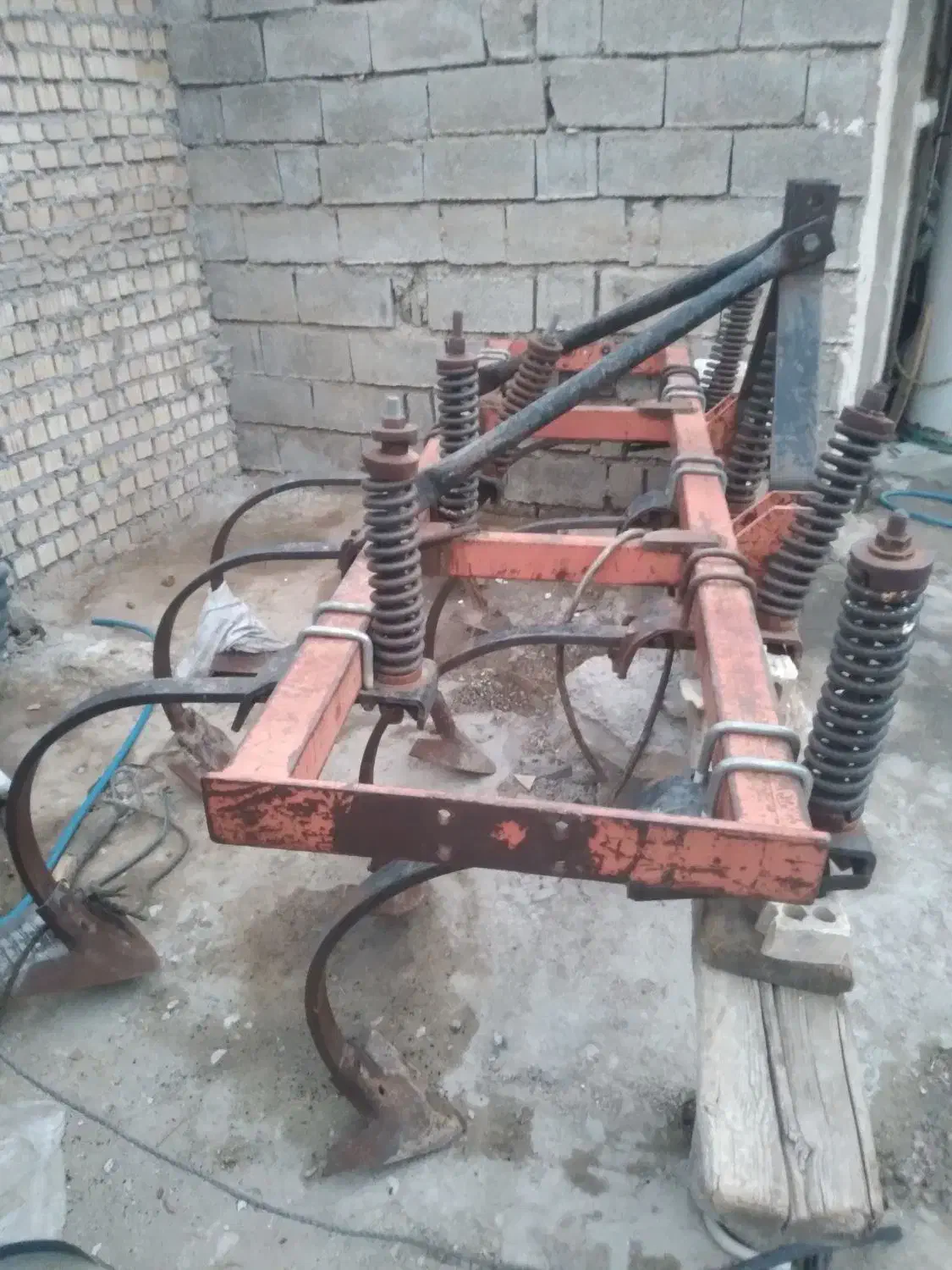 پنجه غازی ایران تاکا|ابزارآلات|بهبهان, |دیوار