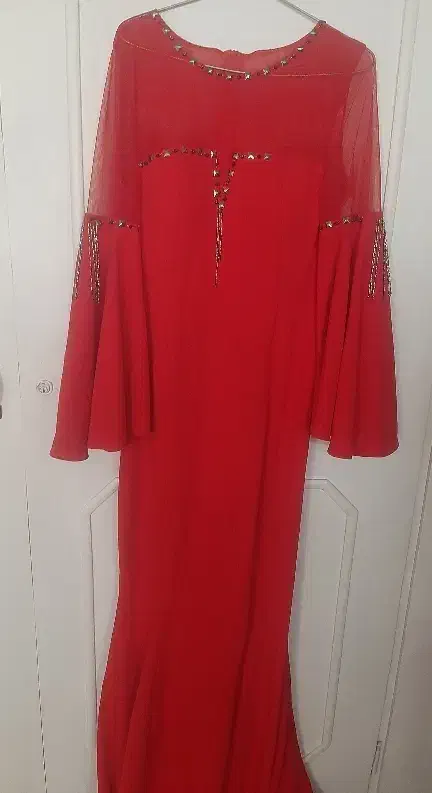 لباس مجلسی|لباس|قم, ولیعصر|دیوار