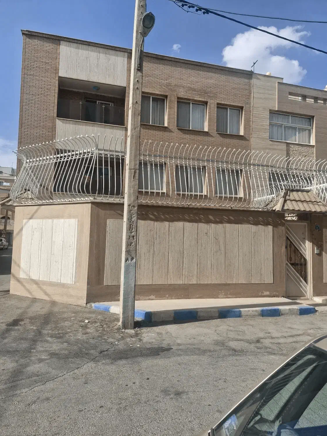 ۲۰۰متر ویلایی سه طبقه جابرانصاری / سه بر ۵رو پیلوت|فروش خانه و ویلا|اصفهان, میرعماد|دیوار