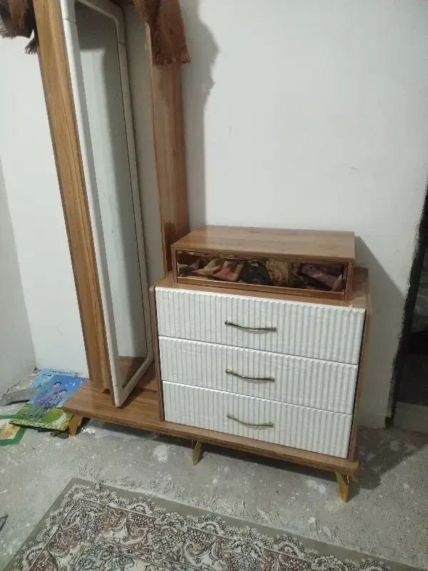 تخت|تخت و سرویس خواب|مشهد, چهارباغ|دیوار