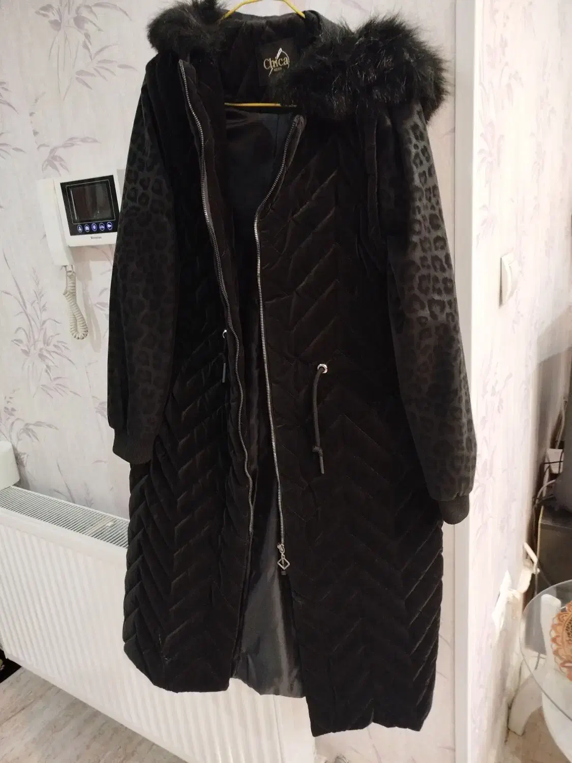 کاپشن نو|لباس|پردیس, فاز ۱|دیوار