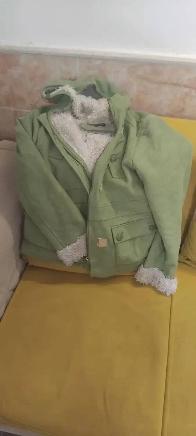 کاپشن مخمل طرح بوفالو زنانه و بارونی زنانه|لباس|نیشابور, شهید بهشتی|دیوار