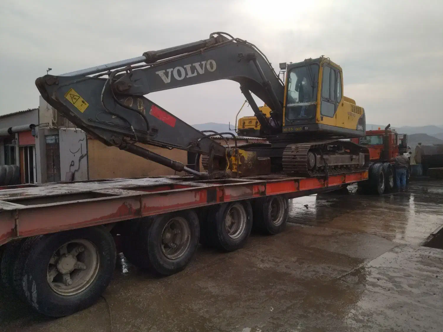 بیل مکانیکی ولوو ۲۴۰|خودرو سنگین|سنگر, |دیوار