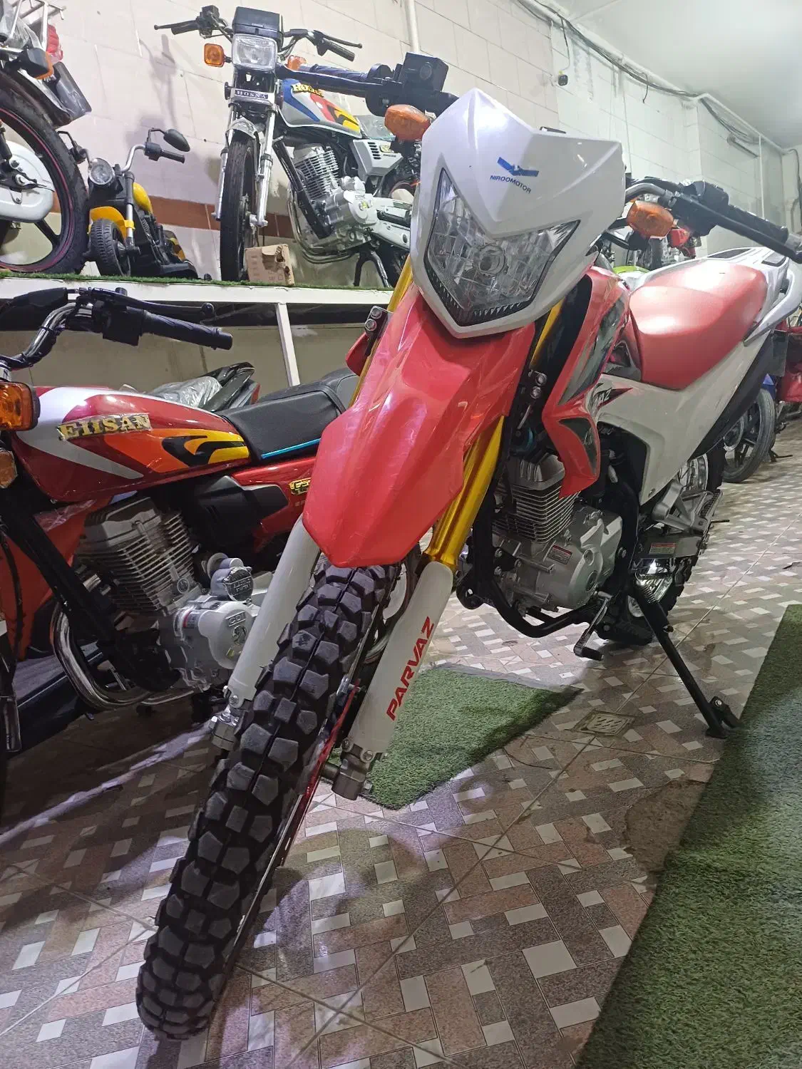 تریل  403 در حد خشک|موتورسیکلت|بجنورد, |دیوار