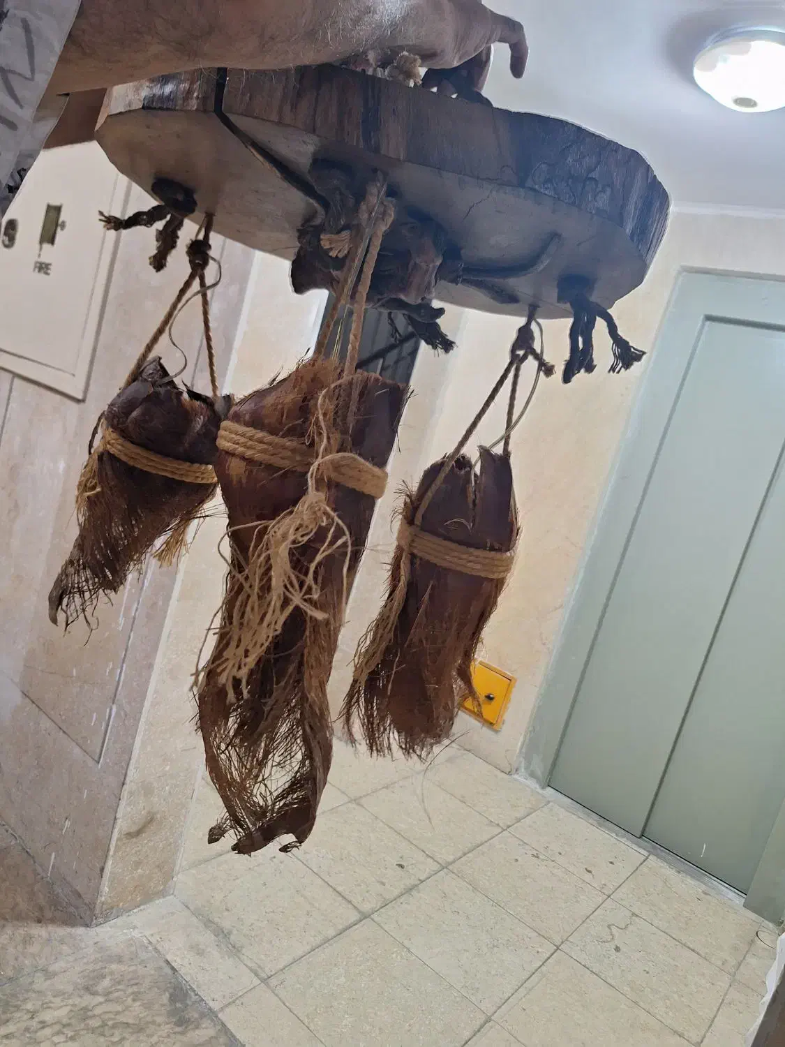 لوستر چوبی هندی مارکدار|لوستر و چراغ آویز|تهران, حکیمیه|دیوار