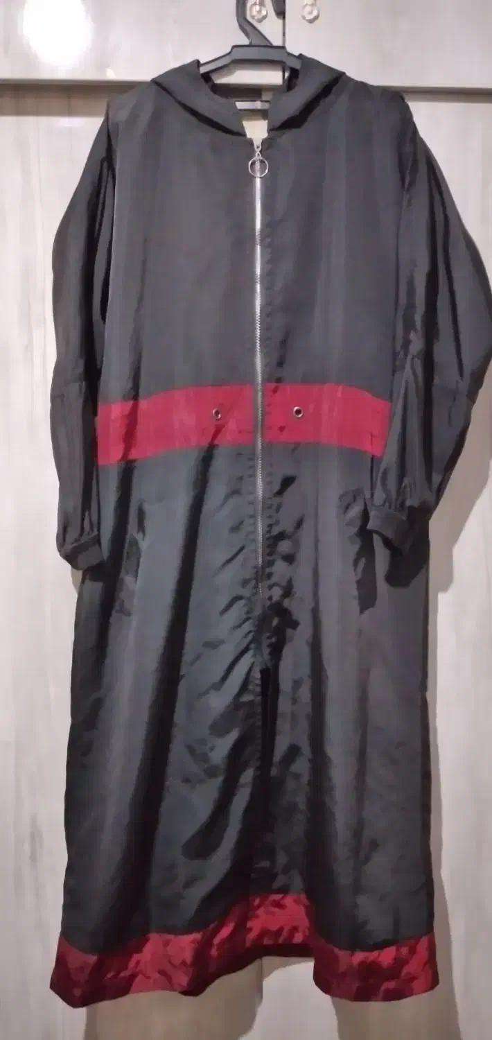 مانتووبارانی|لباس|سلماس, |دیوار