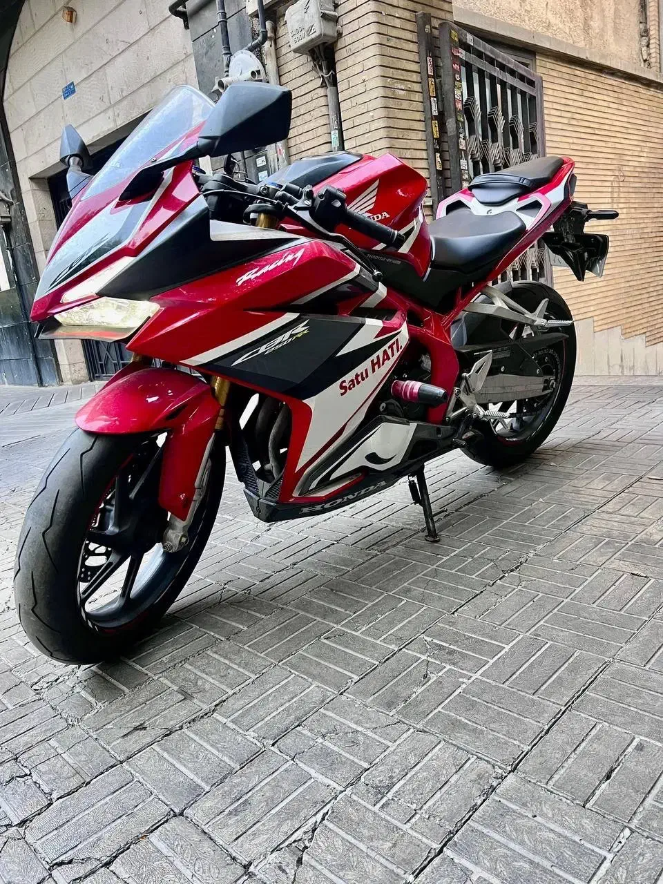 CBR 250|موتورسیکلت|تهران, سعادت‌آباد|دیوار