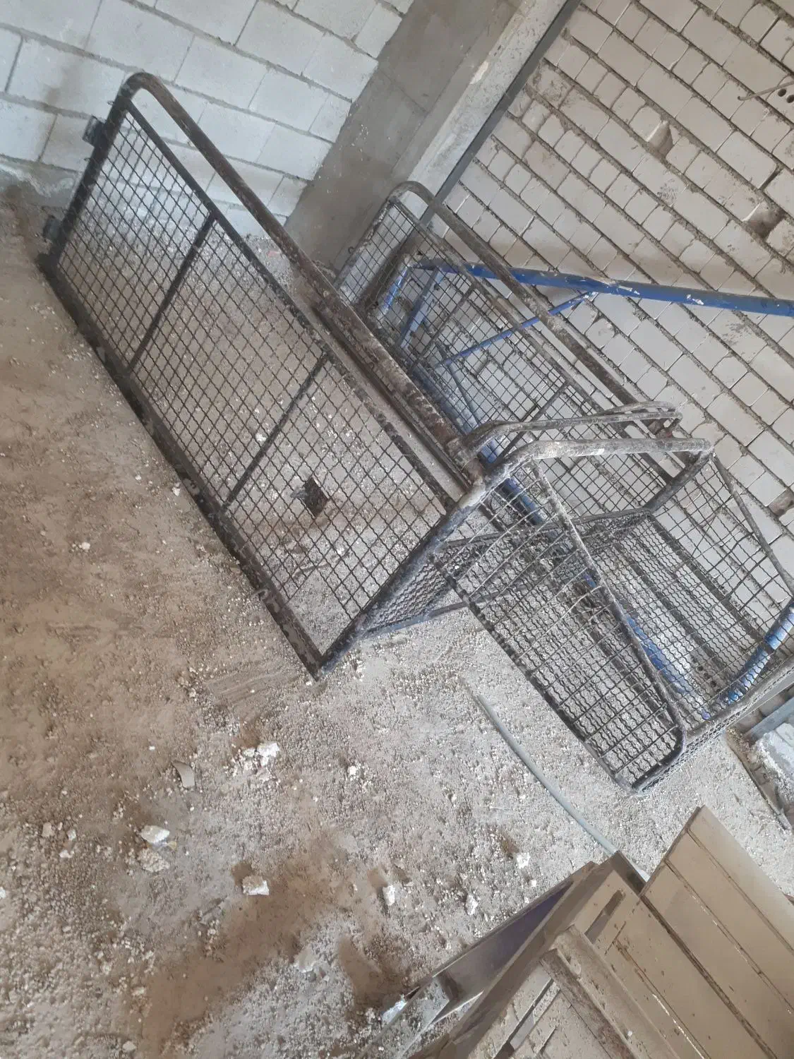 باربند فلزی پیکان وانت|قطعات یدکی و لوازم جانبی|تبریز, |دیوار