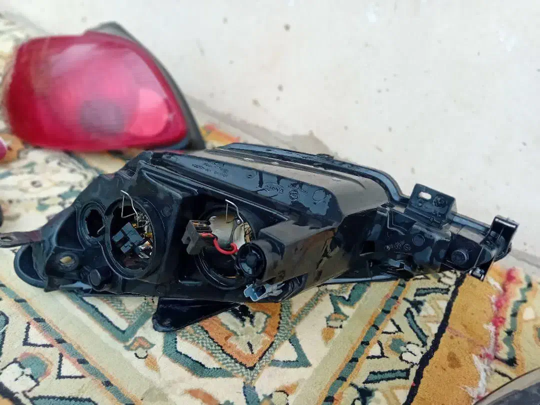 چراغ و استپ عقب ۲۰۶|قطعات یدکی و لوازم جانبی|رشت, دباغیان|دیوار