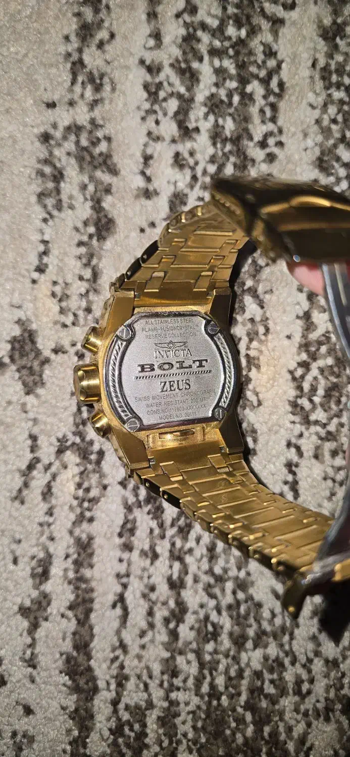 ساعت اینویکتا گودزیلا|ساعت|اندیشه, اندیشه فاز ۱|دیوار