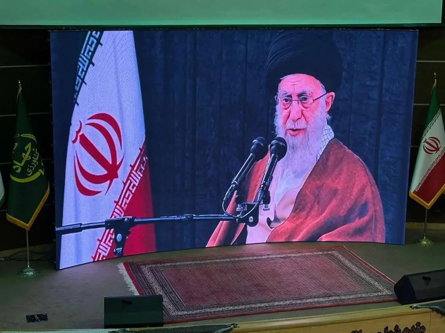 اجاره ویدئووال تلویزیون شهری تی وی وال tv wall|خدمات پذیرایی، مراسم|تهران, فلسطین (میدان انقلاب)|دیوار