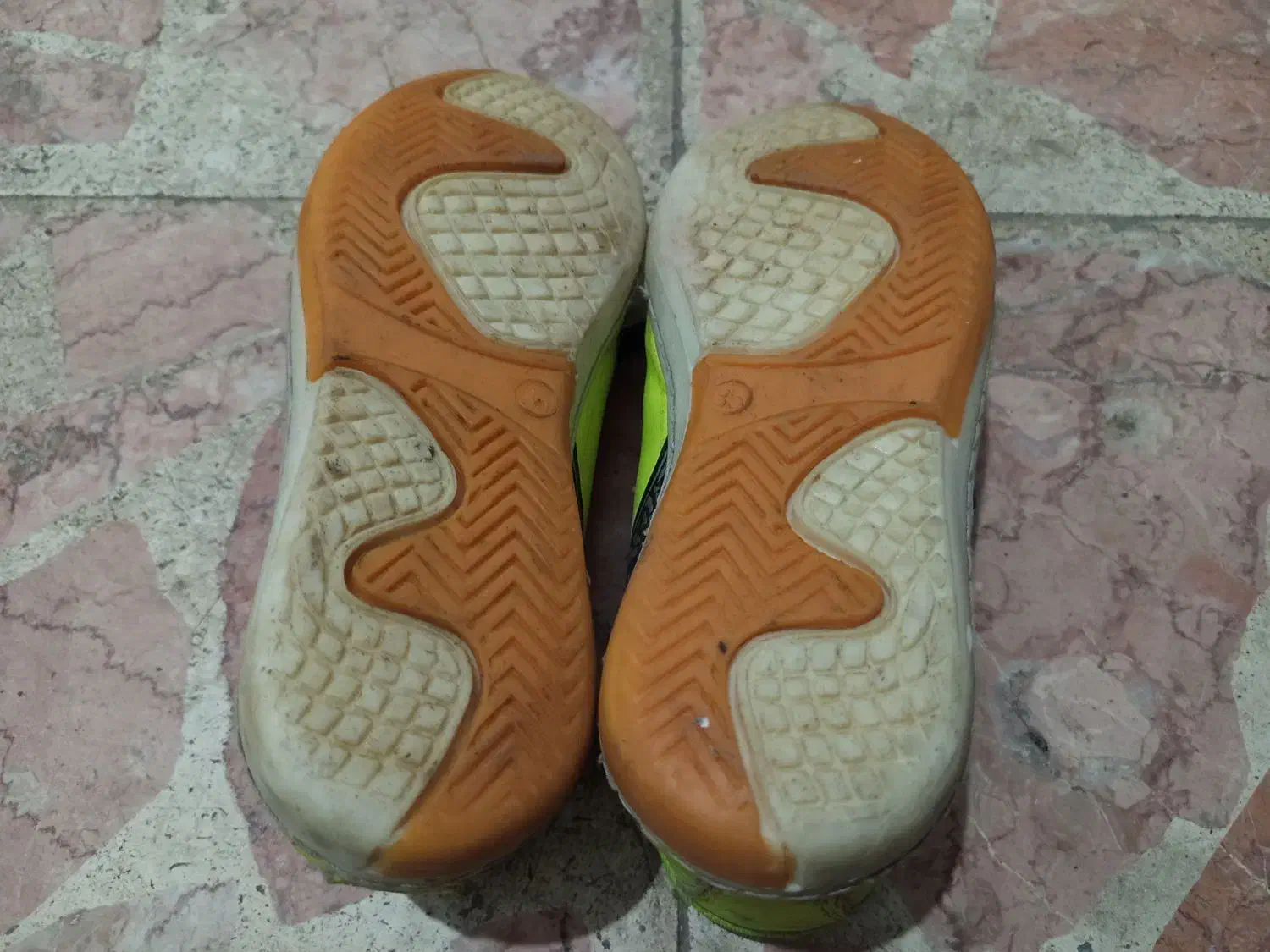 کتانی ورزشی سایز ۳۵|تجهیزات ورزشی|رشت, لاکان شهر|دیوار